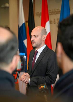 Minister for Europe and Foreign Affairs of France Jean-Noël Barrot speaks to the media at the Arktikum science centre during The European Arctic Summit in Rovaniemi, Finland, on September 14, 2026. The aim of the summit is to strengthen the EU’s common strategic approach to the Arctic region as its geopolitical significance continues to grow rapidly. The Summit is hosted by Finnish Prime Minister Petteri Orpo. - JOUNI PORSANGER Rovaniemi Finland  Copyright: xJounixPorsangerx Mueq3vKBW2g