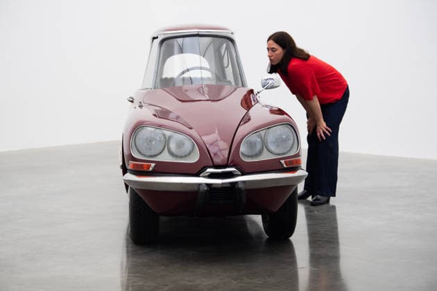 Gabriel Orozco s Chronotopic Exhibition Photocall at White Cube Bermondsey, London, UK Staff members view La DS Cornaline (2013) by Gabriel Orozco featuring a modified CitroÃ«n at a photocall for artist Gabriel Orozco s solo exhibition Chronotopic at White Cube Bermondsey, London, England, UK on Monday 14 September, 2026., Credit:Justin Ng Avalon UK, England, London, White Cube Bermondsey  Copyright: xJustinxNgx xAvalonx 1134492439