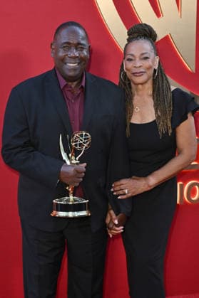 Ernest Harden Jr. mit Begleitung bei der 78. Primetime Emmy Awards Nominierten Party der Warner Bros. Television Group im BOA Steakhouse. West Hollywood, 13.09.2026