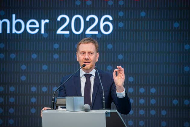 Richtfest ESMC Chipfabrik Dresden Richtfest ESMC Chipfabrik Dresden, Michael Kretschmer (CDU), Ministerpräsident von Sachsen, Dresden Sachsen Deutschland