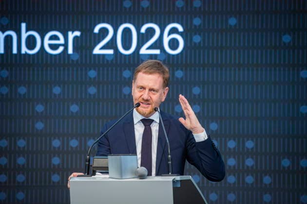 Richtfest ESMC Chipfabrik Dresden Richtfest ESMC Chipfabrik Dresden, Michael Kretschmer (CDU), Ministerpräsident von Sachsen, Dresden Sachsen Deutschland