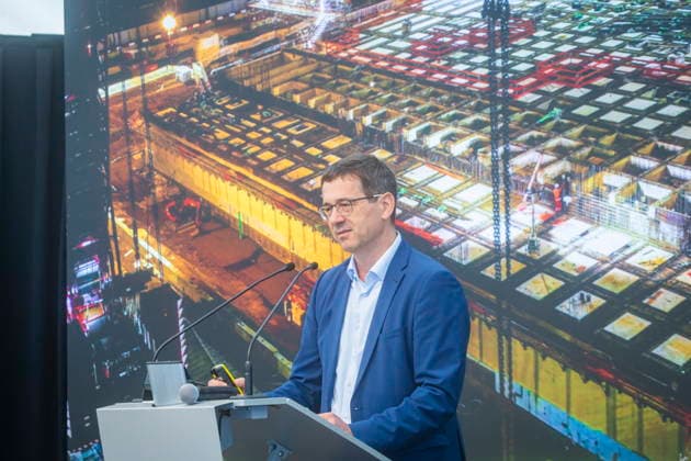 Richtfest ESMC Chipfabrik Dresden Richtfest ESMC Chipfabrik Dresden Christian Koitzsch, Präsident der European Semiconductor Manufacturing Company (ESMC Dresden Sachsen Deutschland
