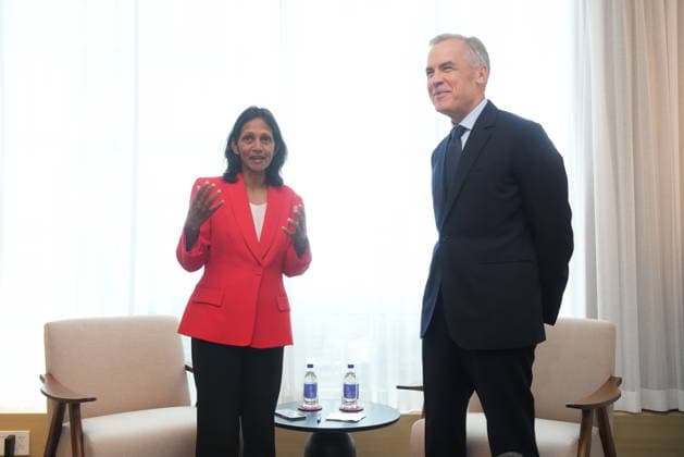 September 14, 2026, Toronto, On, CANADA: Prime Minister Mark Carney, right, meets with the Managing Director and Chief Executive Officer of Macquarie Group Shemara Wikramanayake in Toronto on Monday, Sept. 14, 2026. Toronto CANADA  - ZUMAc35_ 20260914_zaf_c35_028 Copyright: xNathanxDenettex