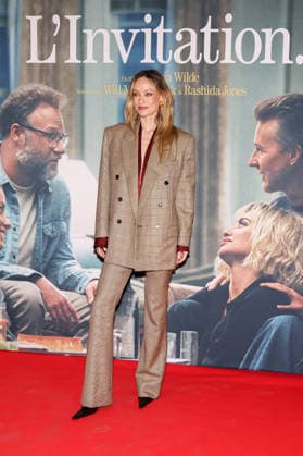 Olivia Wilde attends the Paris premiere of *The Invite* at the Pathé Palace on September 14, 2026, in Paris, France 459678 2026 09 14  Copyright: xLionelxGuericolasx xStarfacex STAR_459678_002