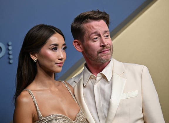 Brenda Song and Macaulay Culkin arrive for the 78th annual Primetime Emmy Awards at the Peacock Theater in Los Angeles on Monday, September 14, 2026.  LAP20260914509 CHRISxCHEW