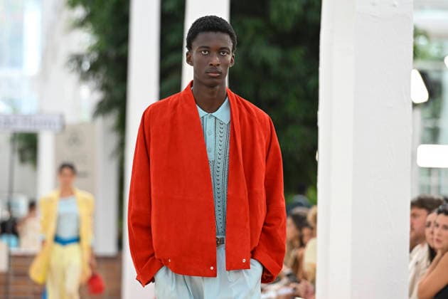 Pedro del Hierro - Mercedes Benz Fashion Week Madrid, Spain - 14 Sep 2026 A model parades with Pedro del Hierro design during the Mercedes Benz Fashion Week Madrid at Cibeles Palace in Madrid. Madrid Spain Copyright: xAtilanoxGarciax xSOPAxImagesx PHOTO07353