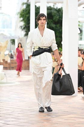 Pedro del Hierro - Mercedes Benz Fashion Week Madrid, Spain - 14 Sep 2026 A model parades with Pedro del Hierro design during the Mercedes Benz Fashion Week Madrid at Cibeles Palace in Madrid. Madrid Spain Copyright: xAtilanoxGarciax xSOPAxImagesx PHOTO07379