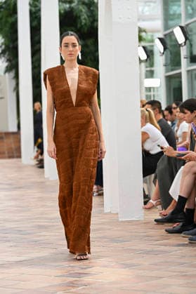 Simorra - Mercedes Benz Fashion Week Madrid, Spain - sep 2026 A model parades with Simorra design during Mercedes Benz Fashion Week Madrid Cibeles Palace in Madrid, 14 of February of 2026 Spain Madrid Spain Copyright: xAtilanoxGarciax xSOPAxImagesx PHOTO07578