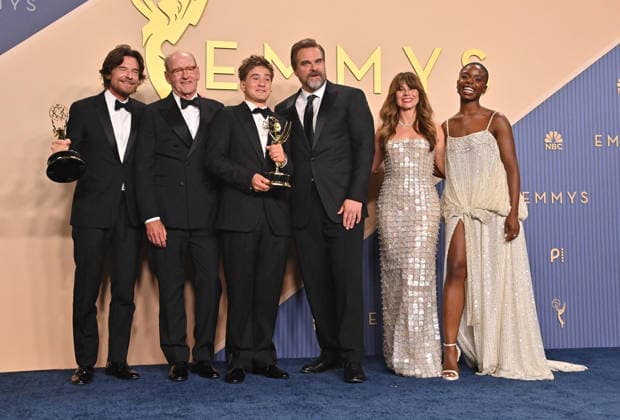 78th Primetime Emmy Awards - Press Room Jason Bateman, Richard Jenkins, Arlan Ruf, David Harbour, Linda Cardellini and Joy Sunday in the press room at the 78th Primetime Emmy Awards held at the Peacock Theater on September 14, 2026 in Los Angeles, California. Los Angeles Peacock Theater California USA Copyright: xTammiexArroyo AFF-USA.comx