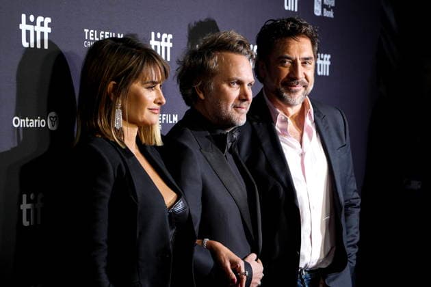 September 14, 2026, Toronto, On, CANADA: Penelope Cruz, Florian Zeller and Javier Bardem arrive on the red carpet to promote the film Bunker at the Toronto International Film Festival, in Toronto, Monday, Sept. 14, 2026. Toronto CANADA  - ZUMAc35_ 20260914_zaf_c35_164 Copyright: xChrisxYoungx