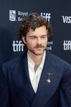 2026 Toronto International Film Festival - A Talent For Murder Premiere Alden Ehrenreich attends the premiere of A Talent For Murder during the 2026 Toronto International Film Festival at Roy Thomson Hall on September 14, 2026 in Toronto, Ontario. Toronto Roy Thomson Hall Ontario Canada Copyright: xPicjer imageSPACEx