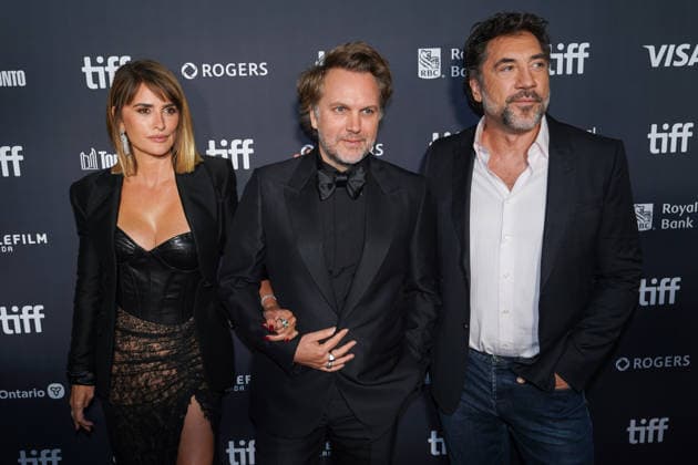 2026 Toronto International Film Festival - ˜Bunker™ Premiere (L-R) Penelope Cruz, Florian Zeller and Javier Bardem attend the red carpet for ˜Bunker™ premiere during the 2026 Toronto International Film Festival (TIFF) at Roy Thompson Hall. on September 14, 2026 in Toronto, Canada. (Photo by Leonardo Ramirez Eyepix Group) Copyright: xLeonardoxRamirez xEyepixxGroupx LR14092026-06455