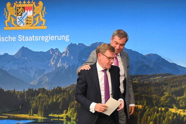 v.re::Markus SOEDER (Ministerpraesident Bayern und CSU Vorsitzender), Johann Wadephul (Bundesaussenminister). Pressekonferenz nach Sitzung des Ministerrates in der im Prinz Carl Palais in Muenchen am 15.09.2026.