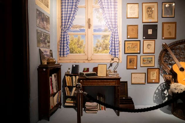 Personal Belongings of Brigitte Bardot to be Auctioned - Paris This photograph shows details of an exhibition ahead of an auction of Brigitte Bardot s personal belongings at Hotel Drouot in Paris on September 15, 2026, ahead of an auction of her memorabilia and clothing.Photo by Eliot Blondet ABACAPRESS.COM Paris France France  Copyright: xBlondetxEliot ABACAx