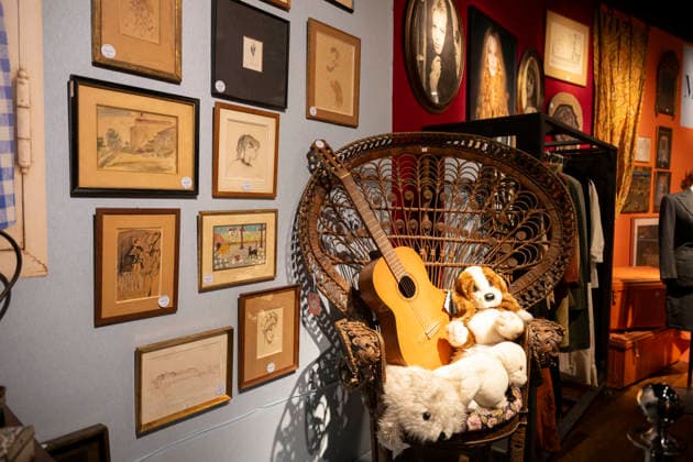 Personal Belongings of Brigitte Bardot to be Auctioned - Paris This photograph shows details of an exhibition ahead of an auction of Brigitte Bardot s personal belongings at Hotel Drouot in Paris on September 15, 2026, ahead of an auction of her memorabilia and clothing.Photo by Eliot Blondet ABACAPRESS.COM Paris France France  Copyright: xBlondetxEliot ABACAx