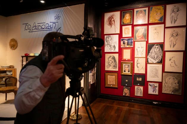 Personal Belongings of Brigitte Bardot to be Auctioned - Paris This photograph shows details of an exhibition ahead of an auction of Brigitte Bardot s personal belongings at Hotel Drouot in Paris on September 15, 2026, ahead of an auction of her memorabilia and clothing.Photo by Eliot Blondet ABACAPRESS.COM Paris France France  Copyright: xBlondetxEliot ABACAx