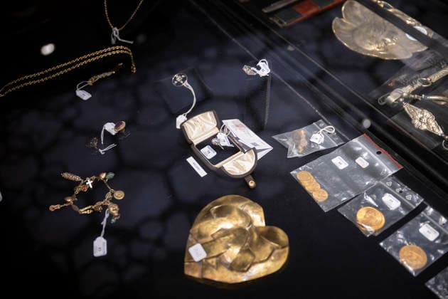 Personal Belongings of Brigitte Bardot to be Auctioned - Paris This photograph shows details of an exhibition ahead of an auction of Brigitte Bardot s personal belongings at Hotel Drouot in Paris on September 15, 2026, ahead of an auction of her memorabilia and clothing.Photo by Eliot Blondet ABACAPRESS.COM Paris France France  Copyright: xBlondetxEliot ABACAx