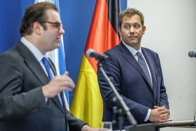 Lars Klingbeil (SPD), Bundesfinanzminister bei einem Pressestatement mit dem Praesidenten der Eurogruppe Kyriakos Pierrakakis Lars Klingbeil (SPD), Bundesfinanzminister bei einem Pressestatement mit dem Praesidenten der Eurogruppe Kyriakos Pierrakakis im Finanzministerium am 15.09.2026 in Berlin. Berlin Berlin Deutschland Finanzministerium