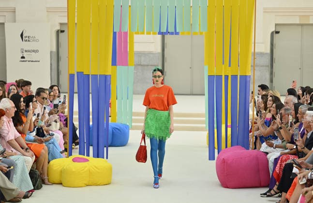 Madrid Fashion Week MADRID, SPAIN - SEPTEMBER 15: A model presents a creation by Spanish designer Agatha Ruiz de la Prada for the Spring Summer 2027 collection during Mercedes-Benz Fashion Week Madrid at the Crystal Gallery of Cibeles Palace in Madrid, Spain, on September 15, 2026. Burak Akbulut Anadolu Madrid Spain. Editorial use only. Please get in touch for any other usage.  Copyright: x2026xAnadoluxBurakxAkbulutx
