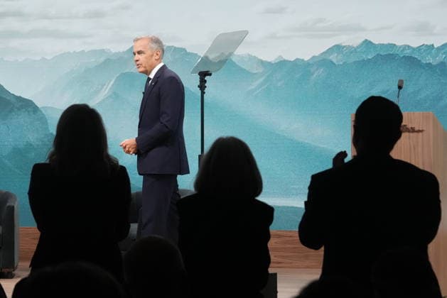 September 15, 2026, Toronto, On, Canada: Prime Minister Mark Carney receives a standing ovation after delivering his opening remarks during the start of the second day at the 2026 Canada Investment Summit in Toronto, on Tuesday, Sept. 15, 2026. Toronto Canada  - ZUMAc35_ 20260915_zaf_c35_010 Copyright: xNathanxDenettex