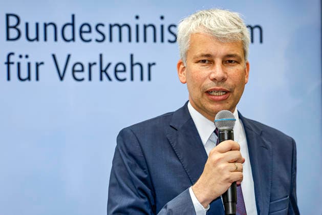 Eröffnung der IAA Transportation 2026 mit Messerundgang Stand des Bundesverkehrsministerium: Steffen Bilger (CDU), Bundesminister für Verkehr der Bundesrepublik Deutschland Hannover Hannover Messe Niedersachsen, Region Hannover Germany