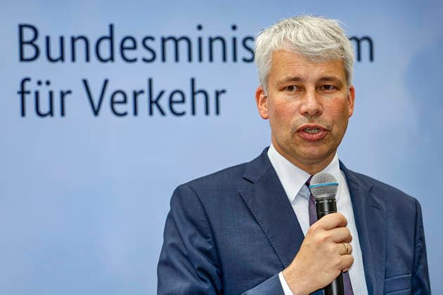 Eröffnung der IAA Transportation 2026 mit Messerundgang Stand des Bundesverkehrsministerium: Steffen Bilger (CDU), Bundesminister für Verkehr der Bundesrepublik Deutschland Hannover Hannover Messe Niedersachsen, Region Hannover Germany