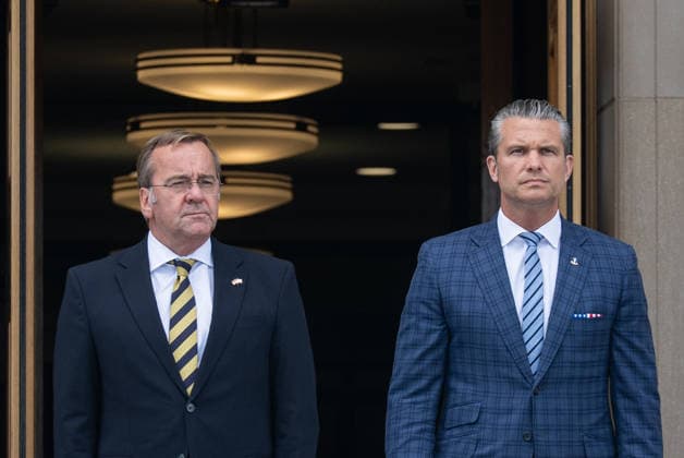 Secretary Hegseth hosts German Defense Minister Pistorius at Pentagon ARLINGTON, UNITED STATES - SEPTEMBER 15: U.S. Secretary of Defense Pete Hegseth (R) welcomes German Defense Minister Boris Pistorius (L) during an enhanced honor cordon at the Pentagon in Arlington, Virginia, on September 15, 2026. Hegseth and Pistorius met to discuss a range of bilateral issues. Mehmet Eser Anadolu Arlington United States. Editorial use only. Please get in touch for any other usage.  Copyright: x2026xAnadoluxMehmetxEserx