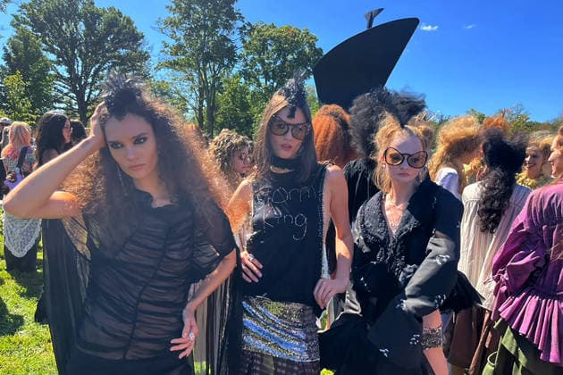 Models pose in designs by sustainable fashion brand Collina Strada in New York, United States, 15 September 2026. Collina Strada presented its new collection, featuring a punk and dreamy vibe, on a mountain in upstate New York, in the middle of a meadow surrounded by trees and dragonflies. Collina Strada presents her sustainable and punk fashion on a New York mountain !ACHTUNG: NUR REDAKTIONELLE NUTZUNG!  Copyright: xNoraxQuintanillax AME7673 20260915-55021409567_1