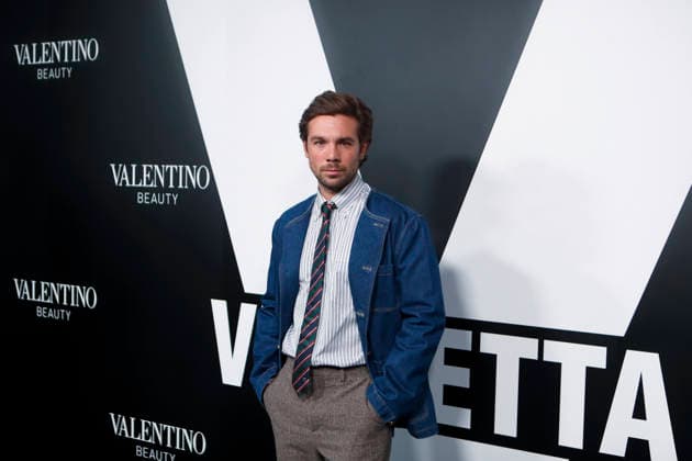 September 15, 2026, Madrid, Community Of Madrid, Spain: Spanish actor and newly appointed local brand ambassador CARLOS CUEVAS poses for photographers during a photocall for the launch of Valentino Beauty s new Prestige fragrance franchise, Vendetta , at the Palacio de Convenciones on Tuesday, September 15, 2026, in Madrid, Spain. The acclaimed Catalan actor, widely known for his breakout roles in hit series like Merli and Smiley , and his performance in the historical film La Abadesa , steps into the fashion and beauty spotlight to introduce the luxury brand s latest iconic scent. The exclusive presentation marks a decisive new chapter for the prestigious house in the Spanish market. Madrid Spain - ZUMAo127 20260915_zep_o127_179 Copyright: xHugoxOrtunox