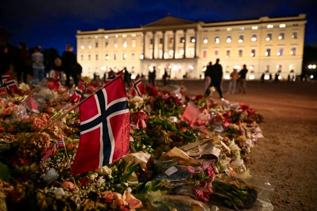 STOCKHOLM, SWEDEN 20260908 A sea of flowers outside the Royal Palace in Oslo, the day before King Harald’s funeral. Norway’s late King Harald will be buried in Oslo Cathedral tomorrow, Wednesday. OSLO, NORWAY x10050x  Copyright: xPontusxLundahl TTx INFÖR BEGRAVNING AV KUNG HARALD