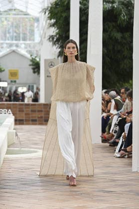 Simorra Mercedes Benz Fashion Week Madrid A model parades with Simorra design during Mercedes Benz Fashion Week Madrid Cibeles Palace in Madrid, 14 of February of 2026 Spain Featuring: A model parades with Simorra design during Mercedes Benz Fashion Week Madrid Cibeles Palace in Madrid, 14 of February of 2026 Spain Where: Madrid, Spain When: 14 Sep 2026 Credit: Oscar Gonzalez WENN Madrid Spain Copyright: xOscarxGonzalez WENNx wenn41658490 OFA ZOJx wenn41658490