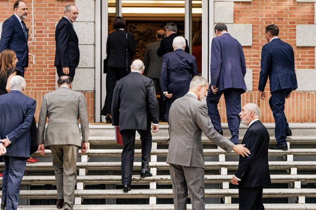 The King Grants an Audience to a Delegation from the Royal Free College of Emeriti King Felipe VI granted an audience to a delegation from the Royal Free College of Emeriti at the Zarzuela Palace on September 16, 2026, in Madrid, Spain. The Royal Free College of Emeritus Scholars has presented the King with the conclusions and recommendations of the report on Disaster Prevention prepared by the institution. SEPTEMBER 16, 2026 Carlos Lujá Madrid, Madrid, Spain  Copyright: xCarlosxLujanx 7778384