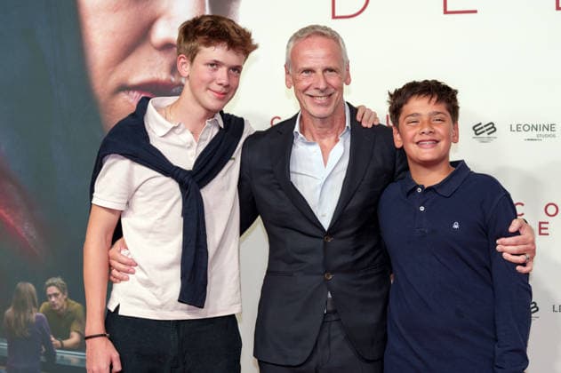 Fred Kogel mit Söhnen Leo und Ortiz bei der Premiere des Kinofilms Corpus Delicti im Mathäser Filmpalast. München, 15.09.2026