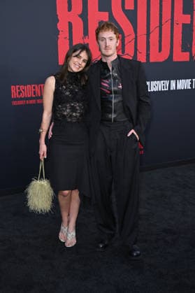 Will Merrick mit Begleitung bei der Weltpremiere des Kinofilms Resident Evil im United Theater on Broadway. Los Angeles, 15.09.2026