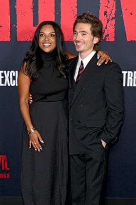 Nicole Brown und Austin Abrams bei der Weltpremiere des Kinofilms Resident Evil im United Theater on Broadway. Los Angeles, 15.09.2026
