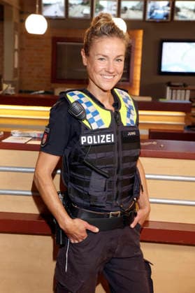 Rhea Harder-Vennewald beim Fototermin zur 500. Folge der ZDF TV-Serie Notruf Hafenkante - Dreckiger Deal am Originalset des PK 21 im Studio Hamburg. Hamburg, 16.09.2026