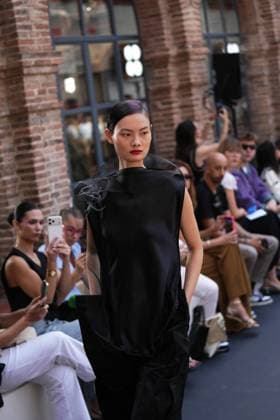 A model wears at collection runway a creation from Ernesto Naranjo during Pasarela Cibeles Mercedes-Benz Fashion Week Madrid 2026 in Madrid, on Wednesday , 16 September 2026. Cordon Press 