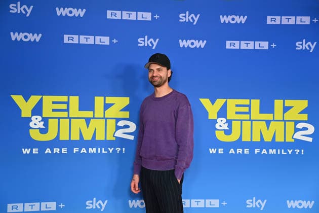 Jimi Blue OCHSENKNECHT , Einzelbild,angeschnittenes Einzelmotiv,Halbfigur,halbe Figur. FOTOCALL zum Auftakt der 2. Staffel des Sky Originals Yeliz & Jimi - We are Family? am 16.09.2026 in Unterfoehring.