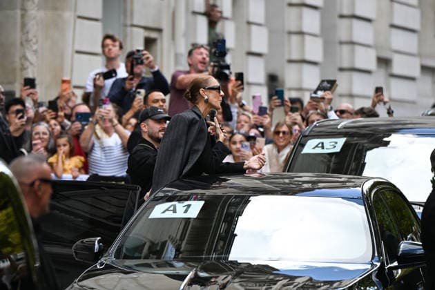 September 16, 2026: Celine Dion leaves the Royal Monceau. Celine Dion spent time with fans before heading to the venue, the Royal Monceau hotel in Paris, France. 459726 September 16, 2026 Paris, France  Copyright: xL.Urmanx xStarfacex STAR_459726_032