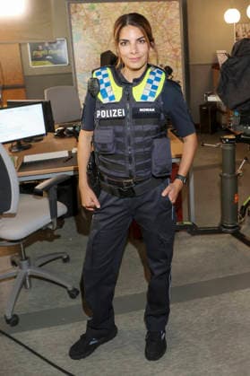ABB HAFENKANTE- Lilli Hollunder Darstellerin in Polizei Uniform Fototermin zum Start der 20. Jubilaeumsstaffel und der 500.Folge von der ZDF TV Serie Notruf Hafenkante am Originalset des PK 21 im Studio Hamburg am 16.09.2026 in Hamburg