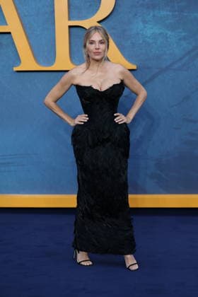 . 16 09 2026. London, United Kingdom. Sienna Miller arriving at the War world premiere in London.  xStephenxLockx xi-Imagesx IIM-27007-0017