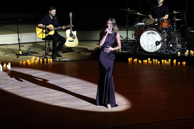 Leony, die Sängerin bei ihrem exklusiven Konzert in der Elbphilharmonie am 16.09.2026 in Hamburg singer and songwriter Leony performs at her exclusive concert at the Elbphilharmonie on September 16, 2026 in Hamburg, Germany Leony- exklusives Konzert in der Elbphilharmonie in Hamburg