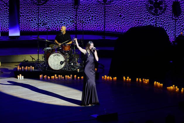 Leony, die Sängerin bei ihrem exklusiven Konzert in der Elbphilharmonie am 16.09.2026 in Hamburg singer and songwriter Leony performs at her exclusive concert at the Elbphilharmonie on September 16, 2026 in Hamburg, Germany Leony- exklusives Konzert in der Elbphilharmonie in Hamburg
