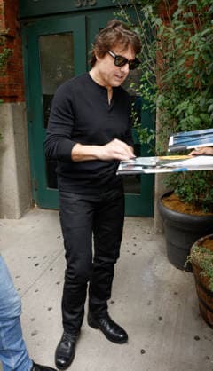 **VIDEO AVAILABLE** Tom Cruise signs autographs after attending a private screening at Tribeca Film Festival nextdoor to the Greenwhich Hotel Featuring: Tom Cruise Where: New York City, New York, United States When: 16 Sep 2026 Credit: Jairo INSTARimages EDITORIAL USE ONLY. NOT FOR USE BY NEWSPAPERS BASED IN THE UK. Copyright: xx instar56027216