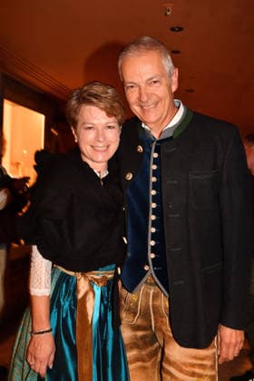 Irmgard Moeller und Michael Moeller bei der Oktoberfest - A Musical Beinah wahr¦. (An almost true story) Premiere am 16.09.2026 in der Komoedie Bayerischer Hof in Muenchen Irmgard Moeller and Michael Moeller attend the premiere of Oktoberfest A Musical - An almost true story¦ on September 16, 2026 at the Komoedie Bayerischer Hof in Munich, Germany Oktoberfest - A Musical Premiere in Muenchen
