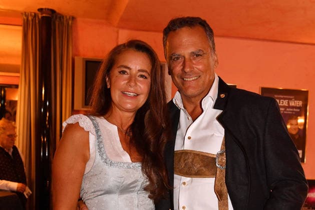 Sylvie Lindenbauer.und Marcus Gruesser bei der Oktoberfest - A Musical Beinah wahr¦. (An almost true story) Premiere am 16.09.2026 in der Komoedie Bayerischer Hof in Muenchen Sylvie Lindenbauer.and Marcus Gruesser attend the premiere of Oktoberfest A Musical- An almost true story¦ on September 16, 2026 at the Komoedie Bayerischer Hof in Munich, Germany Oktoberfest - A Musical Premiere in Muenchen