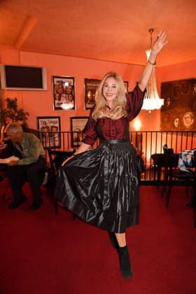 Julia Kent bei der Oktoberfest - A Musical Beinah wahr¦. (An almost true story) Premiere am 16.09.2026 in der Komoedie Bayerischer Hof in Muenchen Julia Kent attends the premiere of Oktoberfest A Musical- An almost true story¦ on September 16, 2026 at the Komoedie Bayerischer Hof in Munich, Germany Oktoberfest - A Musical Premiere in Muenchen
