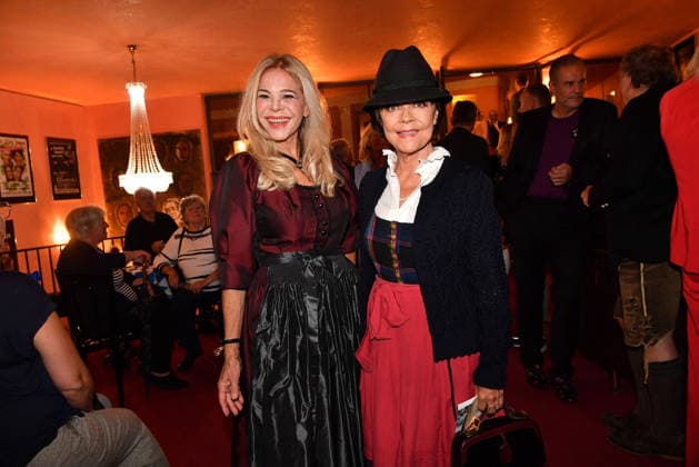 Julia Kent und Simone Rethel bei der Oktoberfest - A Musical Beinah wahr¦. (An almost true story) Premiere am 16.09.2026 in der Komoedie Bayerischer Hof in Muenchen Julia Kent and Simone Rethel attend the premiere of Oktoberfest A Musical- An almost true story¦ on September 16, 2026 at the Komoedie Bayerischer Hof in Munich, Germany Oktoberfest - A Musical Premiere in Muenchen