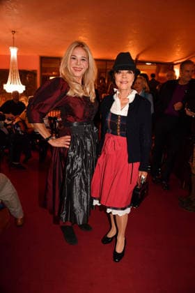 Julia Kent und Simone Rethel bei der Oktoberfest - A Musical Beinah wahr¦. (An almost true story) Premiere am 16.09.2026 in der Komoedie Bayerischer Hof in Muenchen Julia Kent and Simone Rethel attend the premiere of Oktoberfest A Musical- An almost true story¦ on September 16, 2026 at the Komoedie Bayerischer Hof in Munich, Germany Oktoberfest - A Musical Premiere in Muenchen