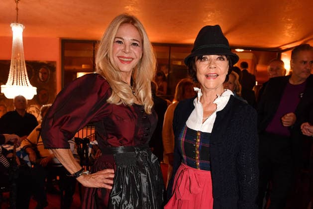 Julia Kent und Simone Rethel bei der Oktoberfest - A Musical Beinah wahr¦. (An almost true story) Premiere am 16.09.2026 in der Komoedie Bayerischer Hof in Muenchen Julia Kent and Simone Rethel attend the premiere of Oktoberfest A Musical- An almost true story¦ on September 16, 2026 at the Komoedie Bayerischer Hof in Munich, Germany Oktoberfest - A Musical Premiere in Muenchen